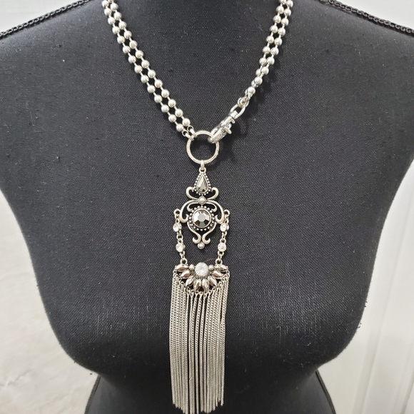 Pretty Necklace - Picture 6 of 7